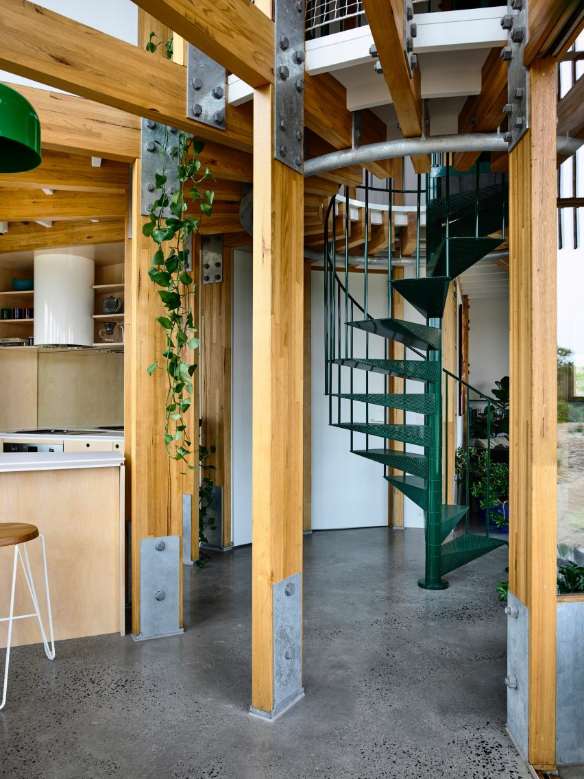 St Andrews Beach House by Austin Maynard Architects