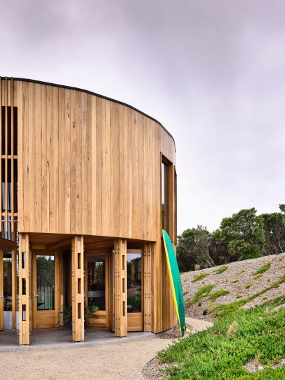 St Andrews Beach House by Austin Maynard Architects