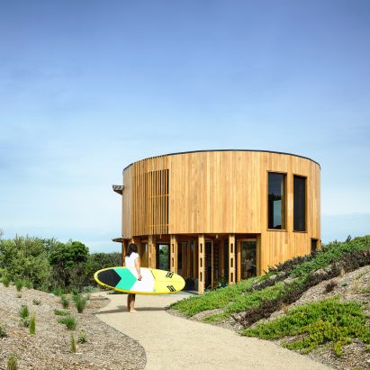 St Andrews Beach House by Austin Maynard Architects