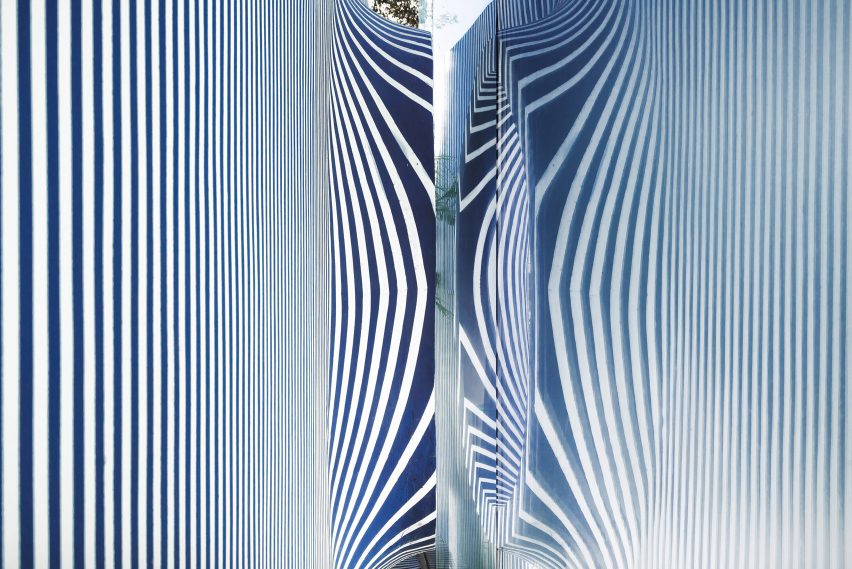 Striped house by Wutopia