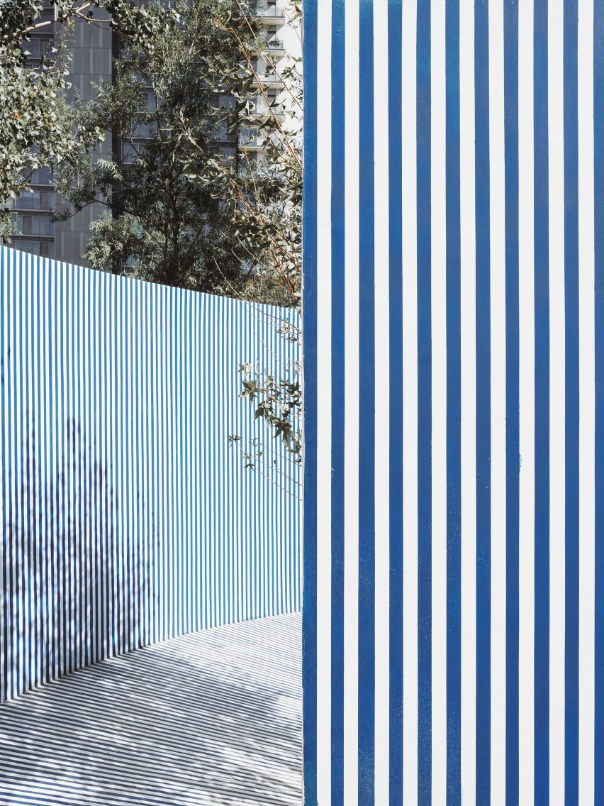 Striped house by Wutopia