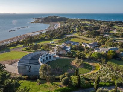 Tidal Arc House by Woods Bagot
