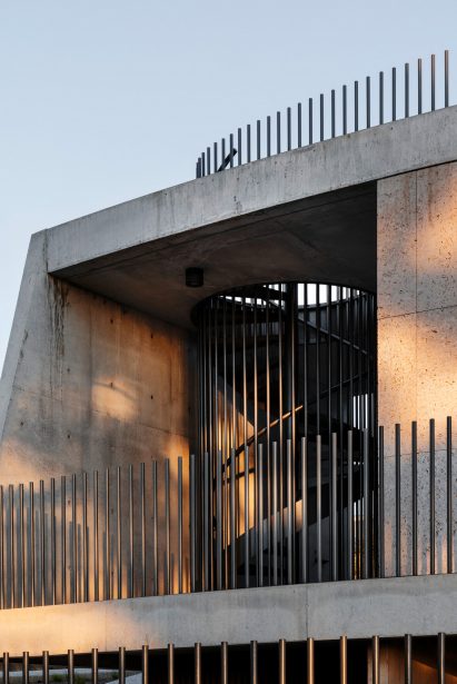 Tidal Arc House by Woods Bagot