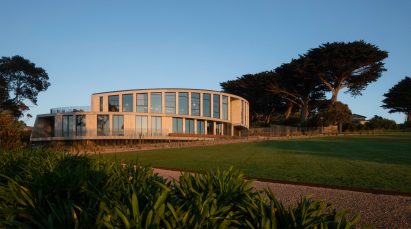 Tidal Arc House by Woods Bagot