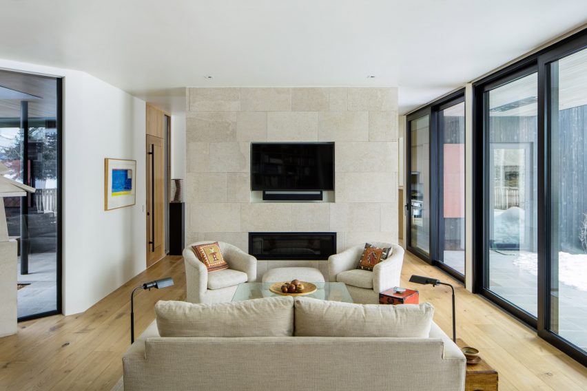 V-Plan House by Studio B