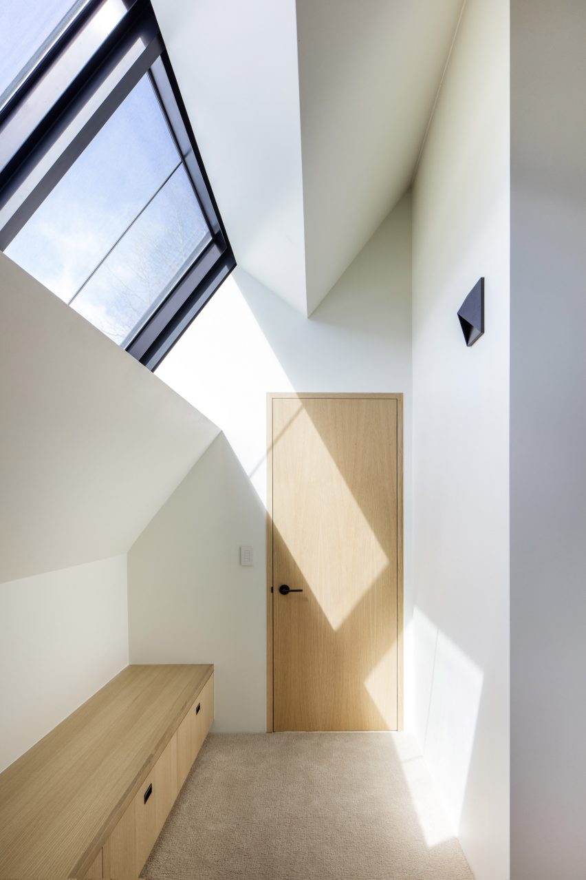 V-Plan House by Studio B