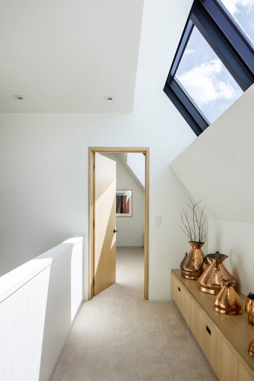 V-Plan House by Studio B