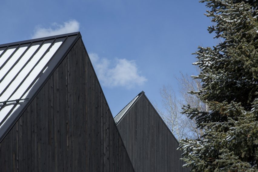 V-Plan House by Studio B