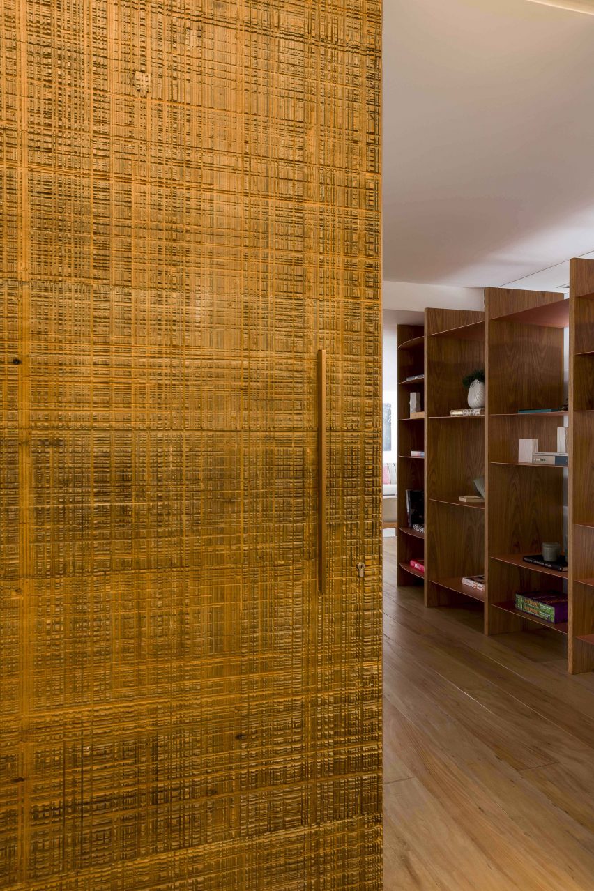 VLP Apartment by Pascali Semerdjian Arquitetos