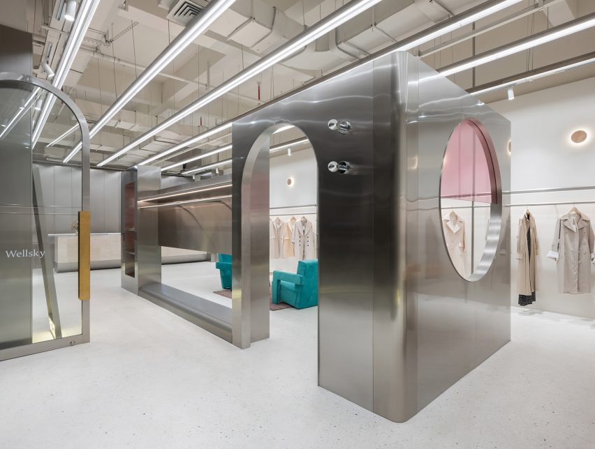 Stainless steel partition frames Wellsky fashion boutique by Xian Xiang Design