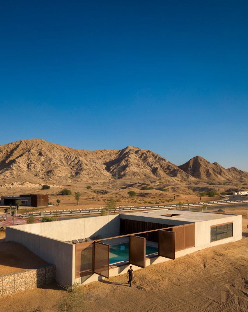 Al Faya Lodge by Anarchitect, photography by Fernando Guerra