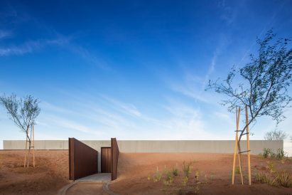 Al Faya Lodge by Anarchitect, photography by Fernando Guerra