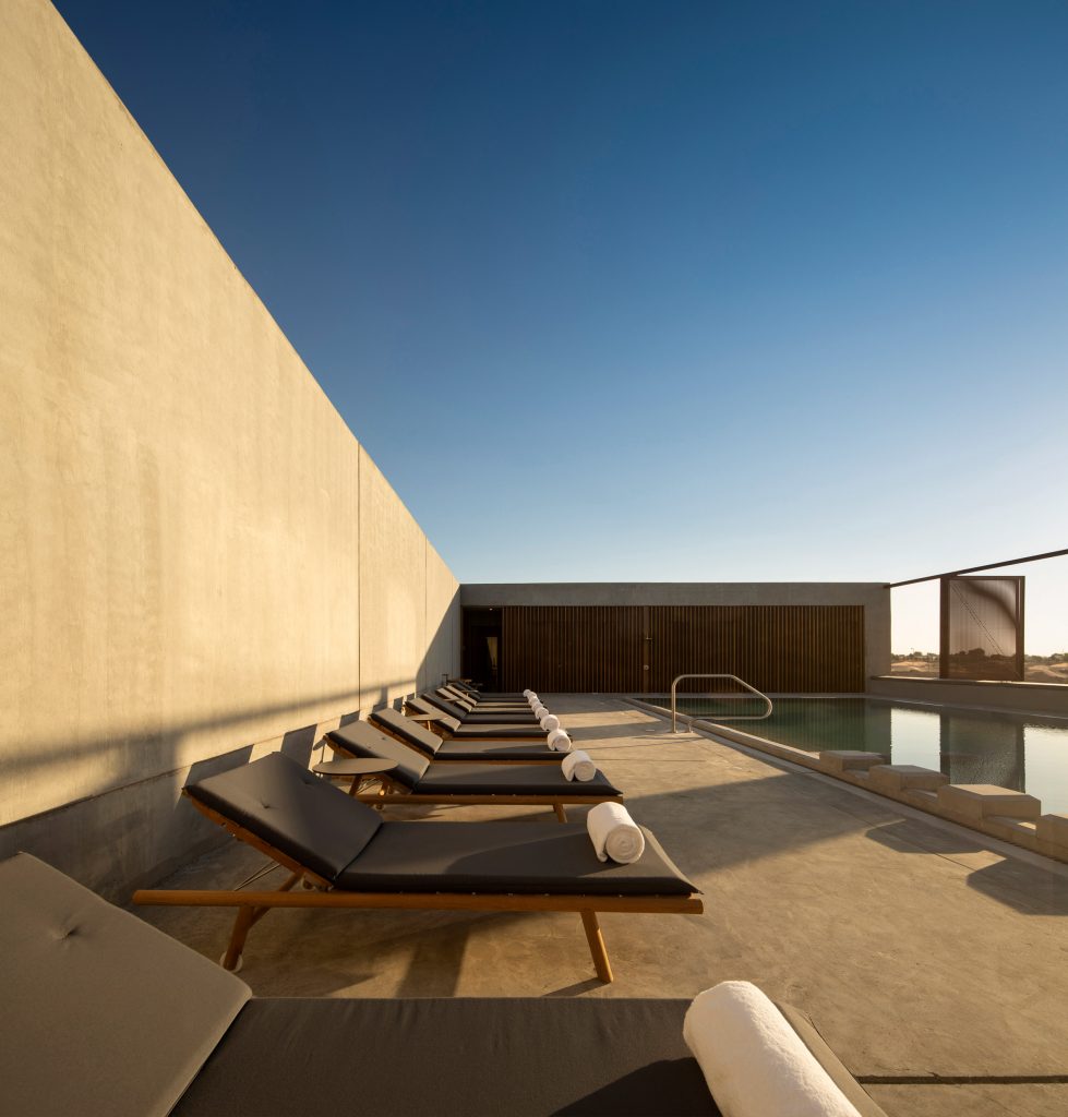 Al Faya Lodge by Anarchitect, photography by Fernando Guerra