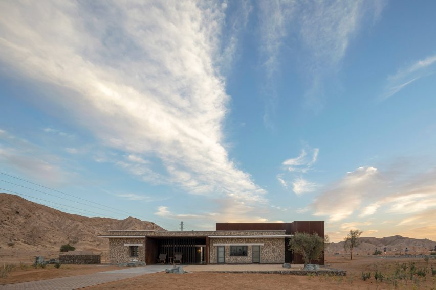 Al Faya Lodge by Anarchitect, photography by Fernando Guerra