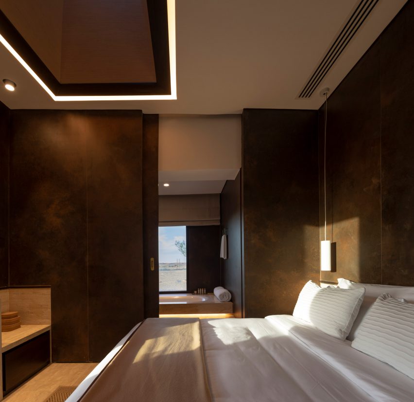 Al Faya Lodge by Anarchitect, photography by Fernando Guerra