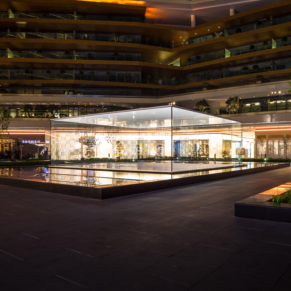 Apple Zorlu Centre by Foster + Partners