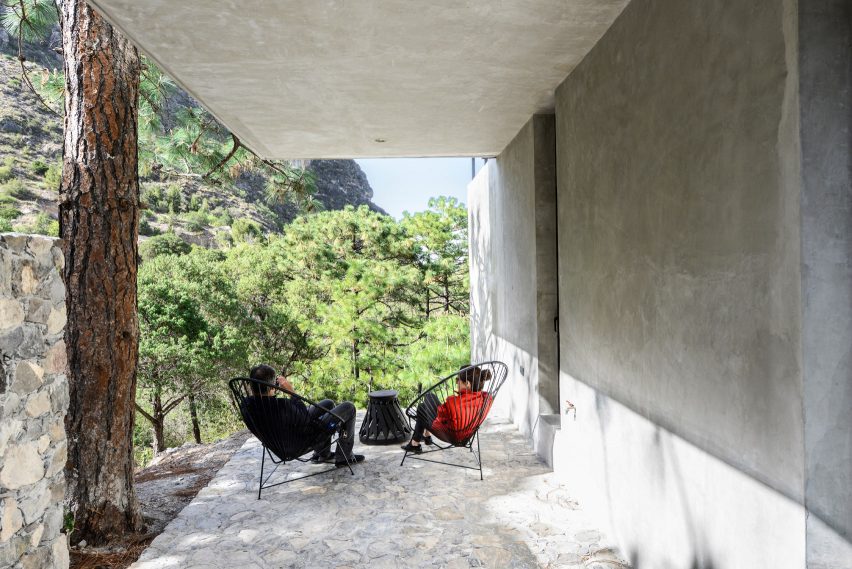 Casa 2I4E by P+0 Arquitectura