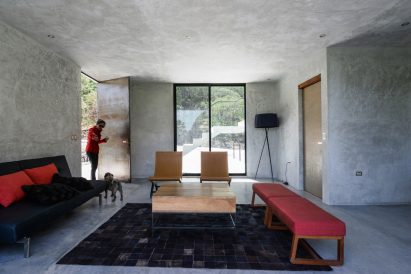 Casa 2I4E by P+0 Arquitectura