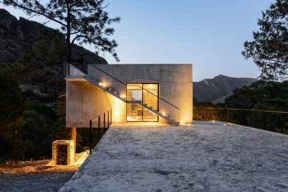 Casa 2I4E by P+0 Arquitectura