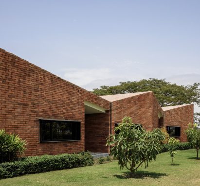 Casa El Cortijo by Felipe Assadi Arquitectos