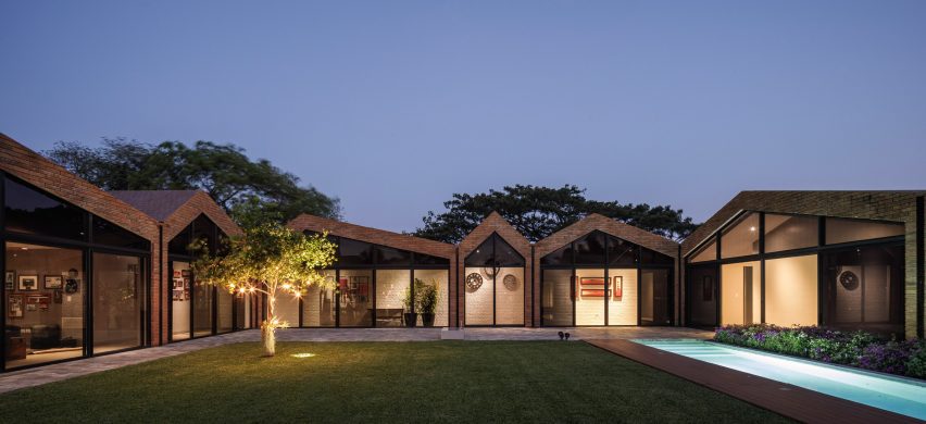 Casa El Cortijo by Felipe Assadi Arquitectos