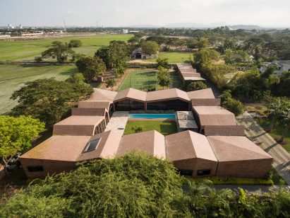 Casa El Cortijo by Felipe Assadi Arquitectos