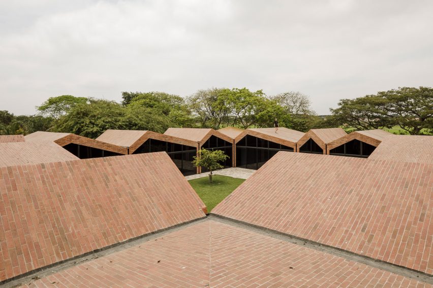 Casa El Cortijo by Felipe Assadi Arquitectos