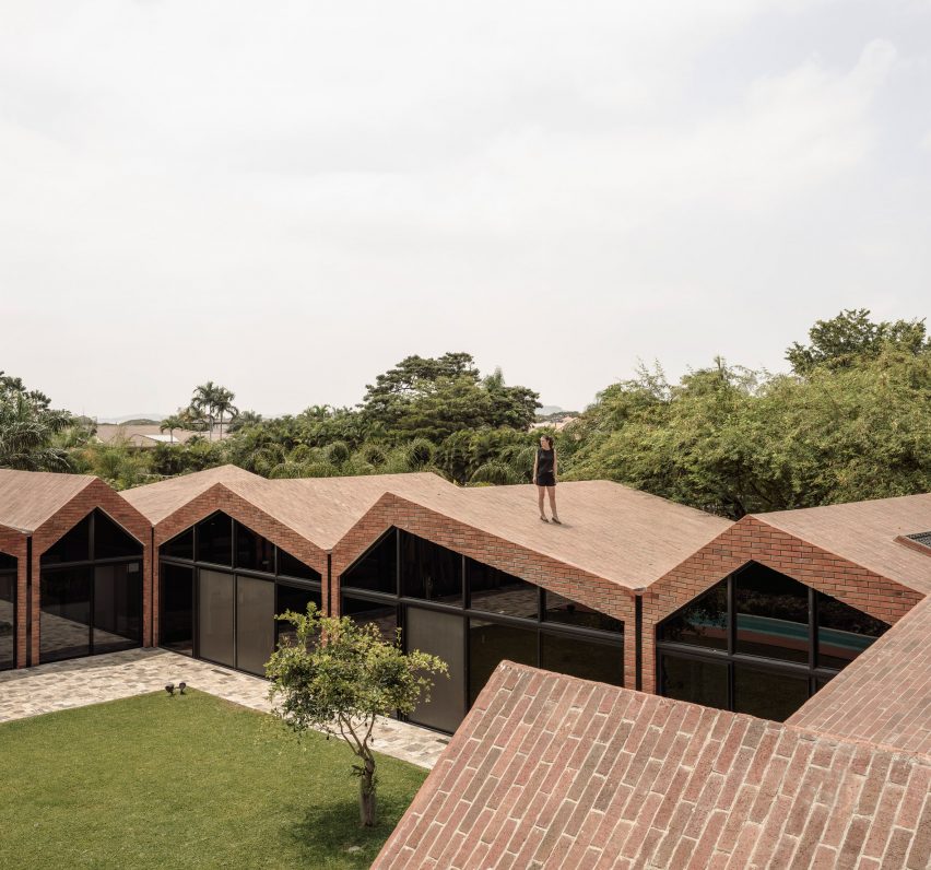 Casa El Cortijo by Felipe Assadi Arquitectos