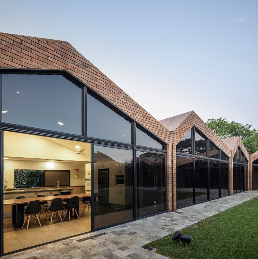 Casa El Cortijo by Felipe Assadi Arquitectos