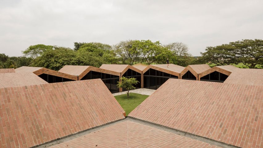 Casa El Cortijo by Felipe Assadi Arquitectos