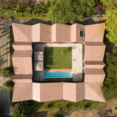 Casa El Cortijo by Felipe Assadi Arquitectos