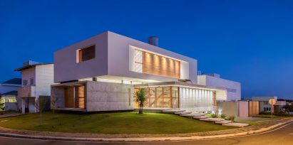 Casa IF by Martins Lucena Architects
