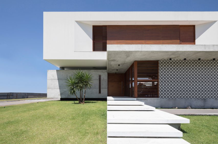 Casa IF b Martins Lucena Architects