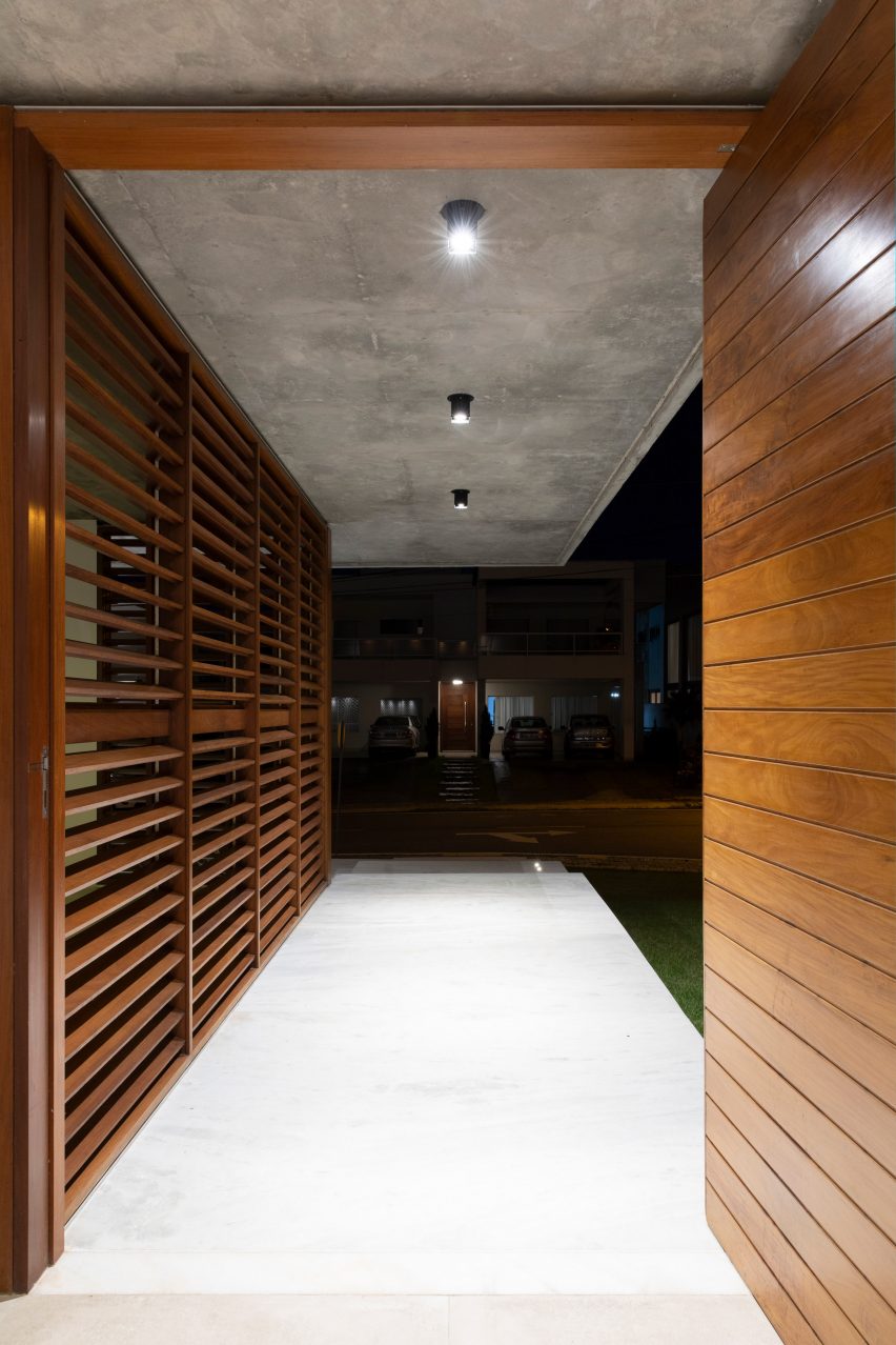 Casa IF by Martins Lucena Architects