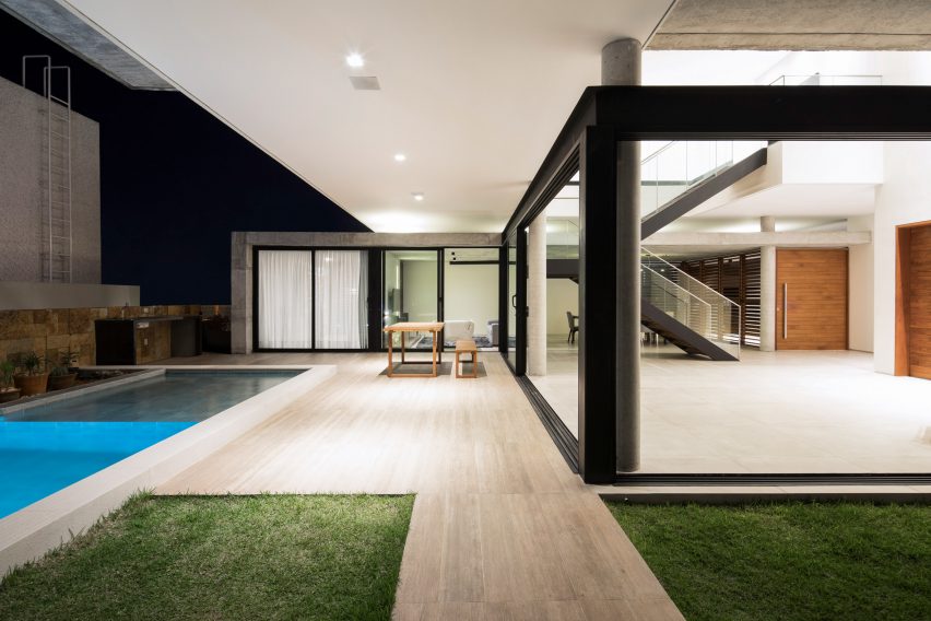 Casa IF by Martins Lucena Architects