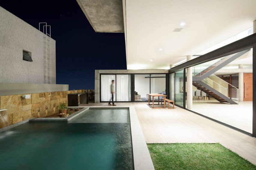 Casa IF by Martins Lucena Architects