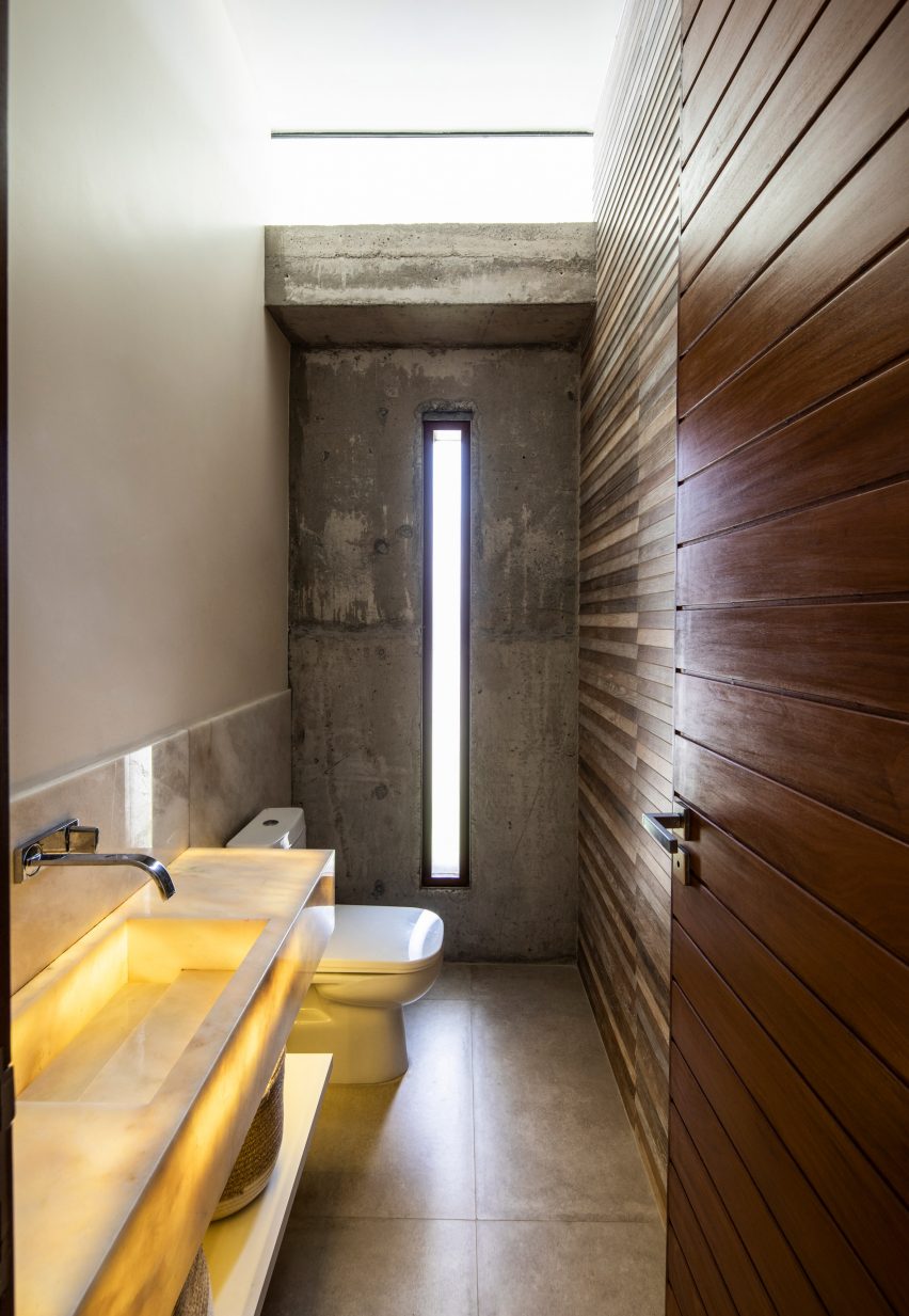 Casa IF by Martins Lucena Architects