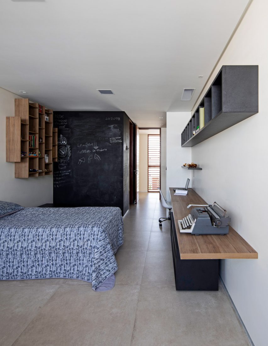 Casa IF by Martins Lucena Architects