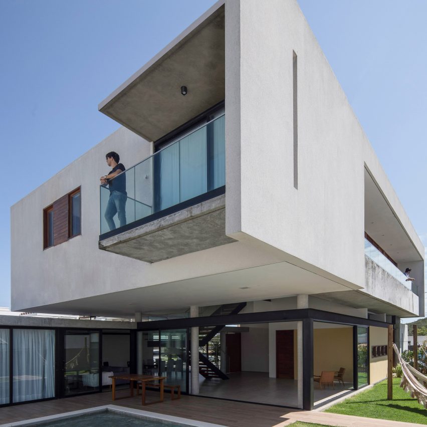 Casa IF by Martins Lucena Architects
