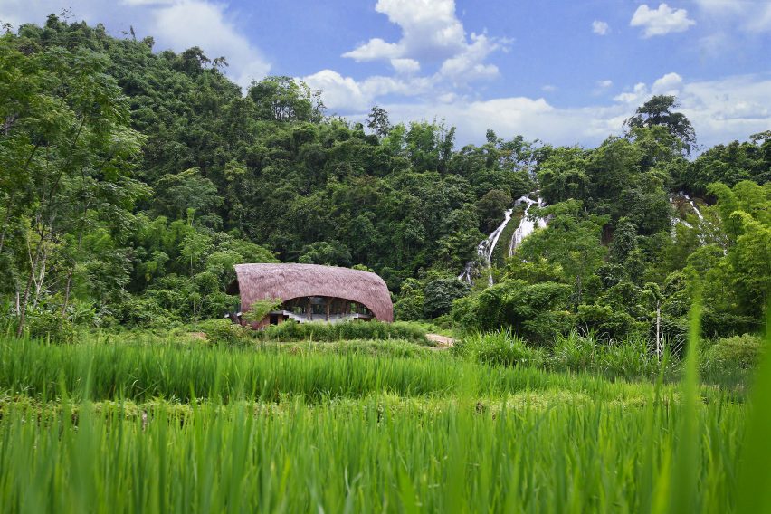 Chieng Yen Community House by 1+1>2
