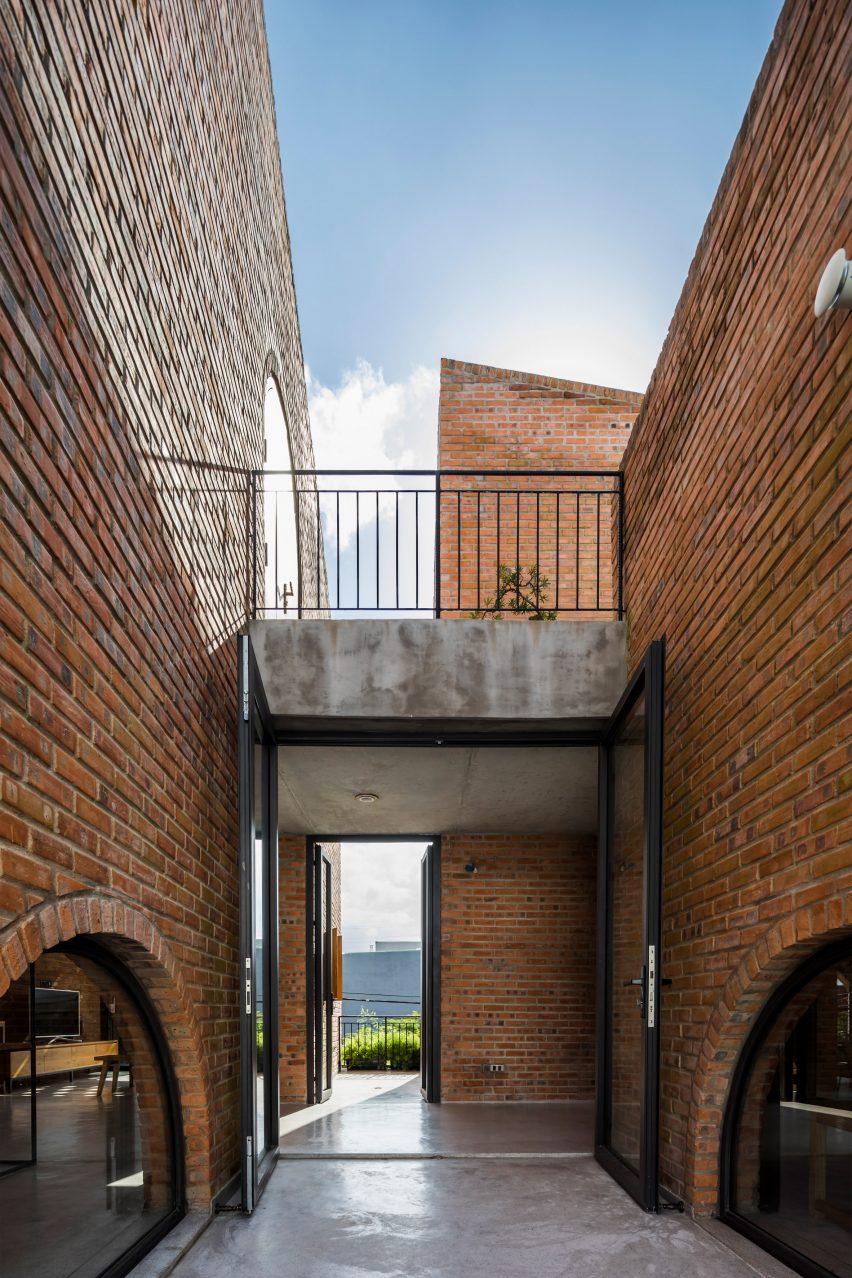 Cuckoo House by Tropical Space in Da Nang, Vietnam