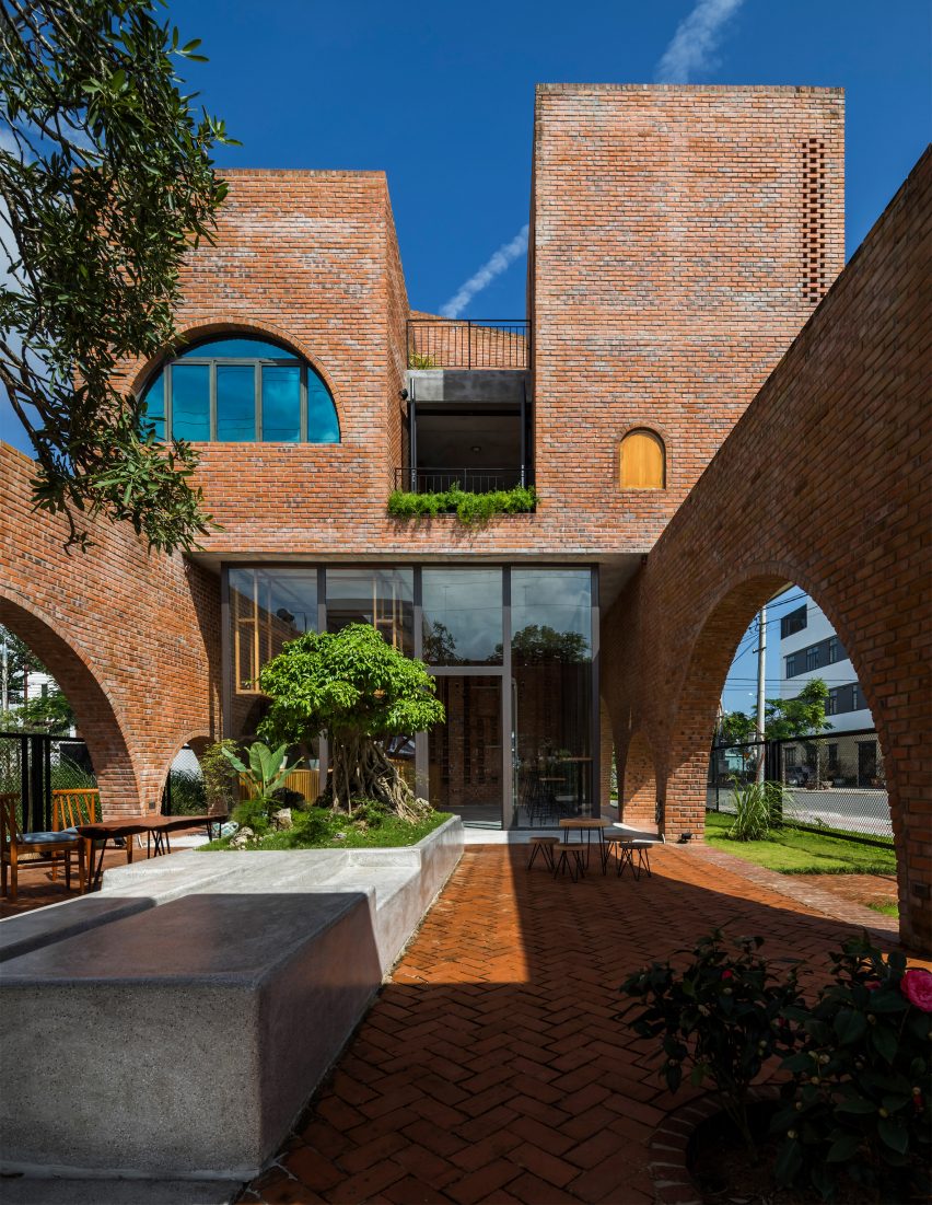 Cuckoo House by Tropical Space in Da Nang, Vietnam