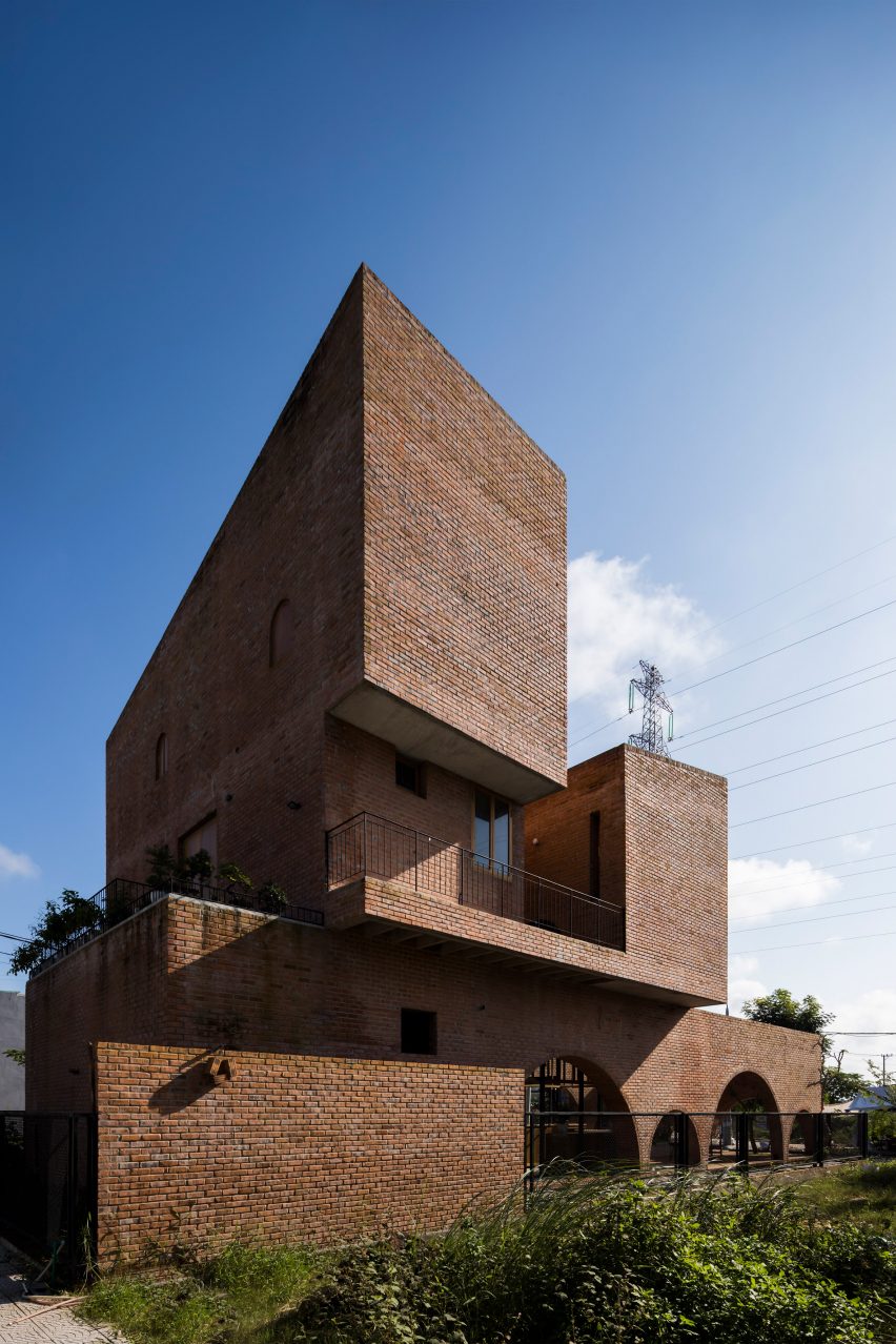 Cuckoo House by Tropical Space in Da Nang, Vietnam