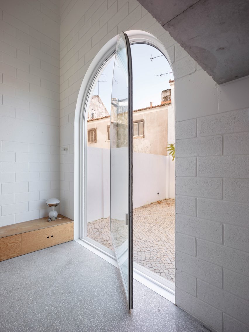 Dodge House by Leopold Banchini and Daniel Zamarbide