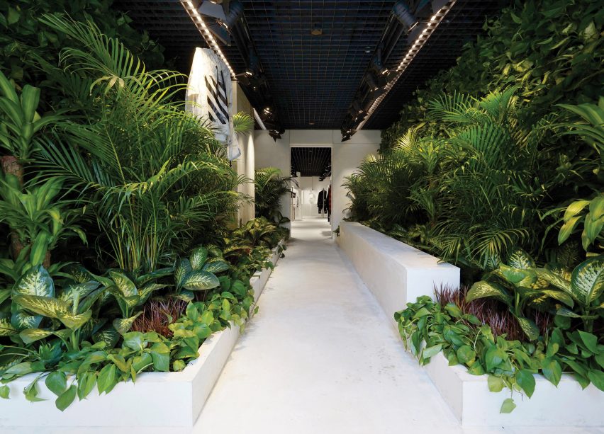 Off-White store by Dong-Ping Wonga