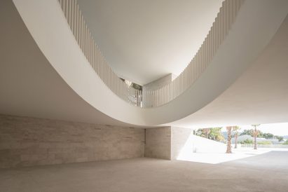 Ecole Communale Jacqueline de Rommily by Atelier Stéphane Fernandez
