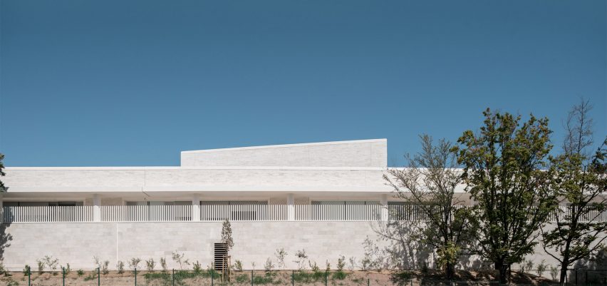 Ecole Communale Jacqueline de Rommily by Atelier Stéphane Fernandez