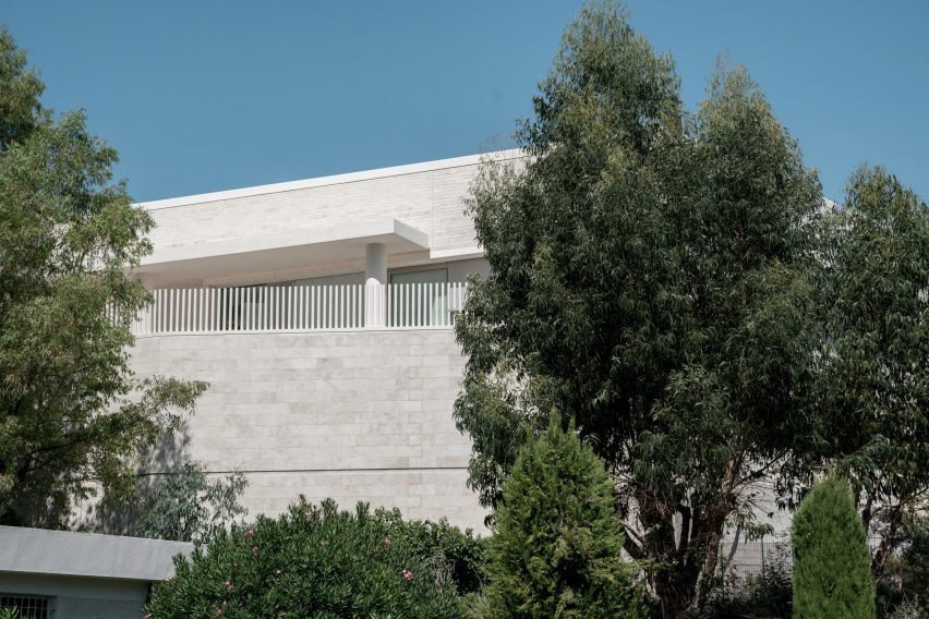 Ecole Communale Jacqueline de Rommily by Atelier Stéphane Fernandez