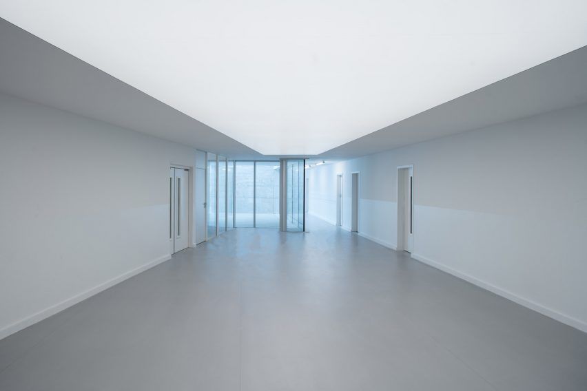 Ecole Communale Jacqueline de Rommily by Atelier Stéphane Fernandez