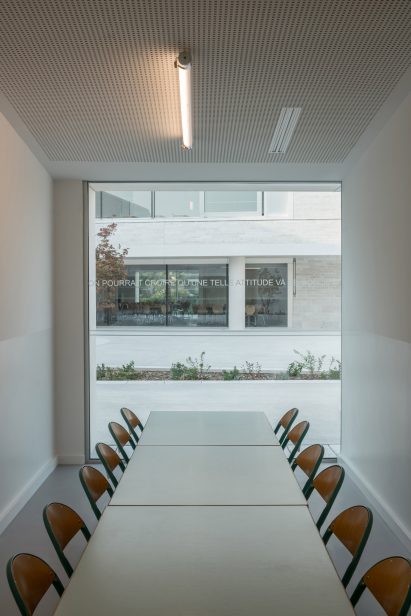 Ecole Communale Jacqueline de Rommily by Atelier Stéphane Fernandez